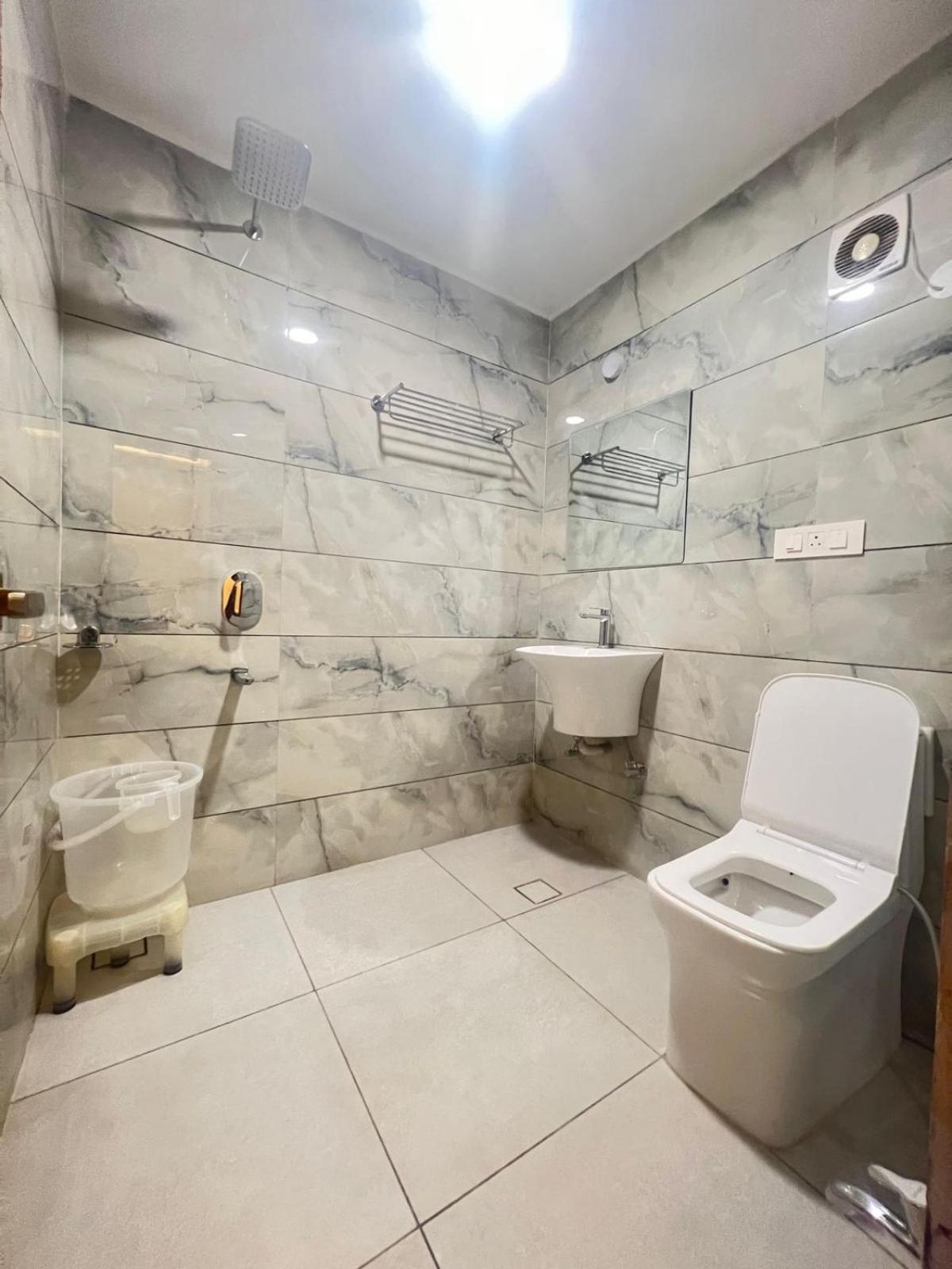 Hotel Majestic Chandīgarh Dış mekan fotoğraf