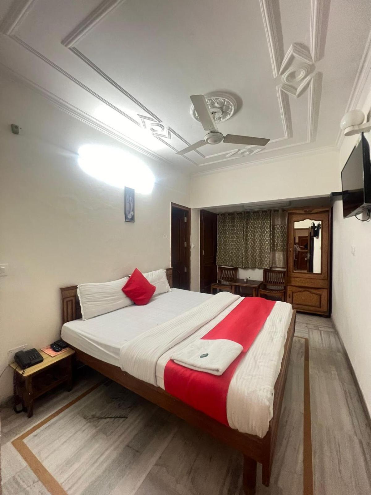 Hotel Majestic Chandīgarh Dış mekan fotoğraf